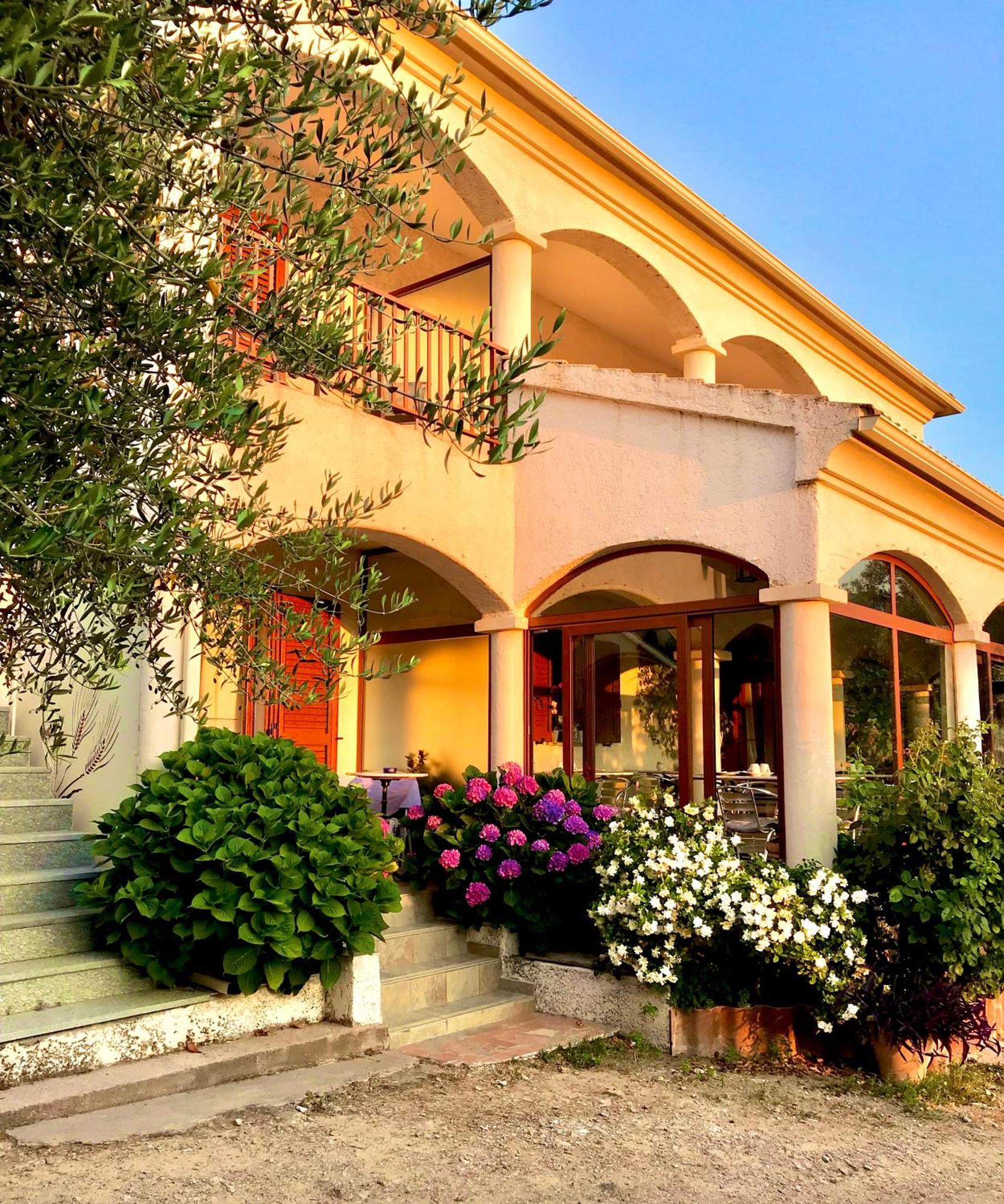 גלריה Residence U Filipaghju מראה חיצוני תמונה